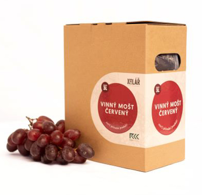 Vinný mošt z Jiřic u Miroslavi 